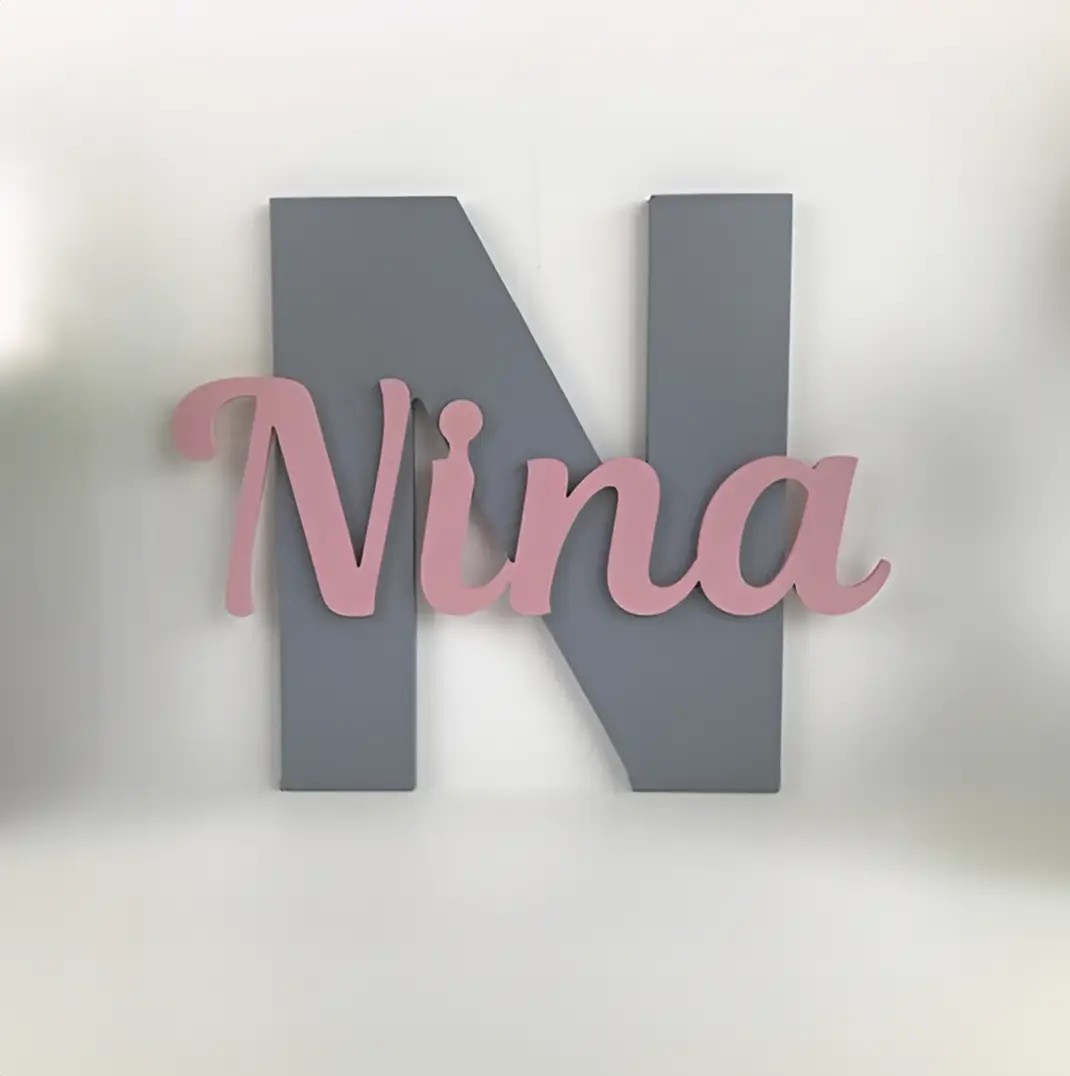 Nombre con Inicial